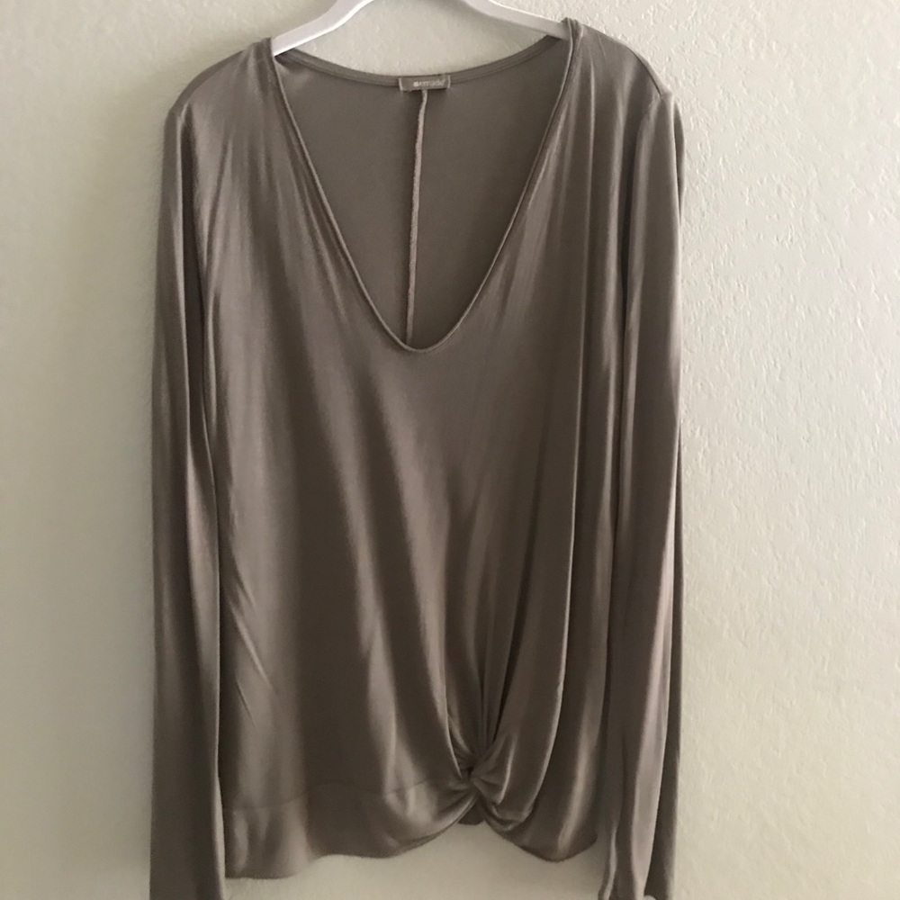 LA Made, cute, slinky top. Size M